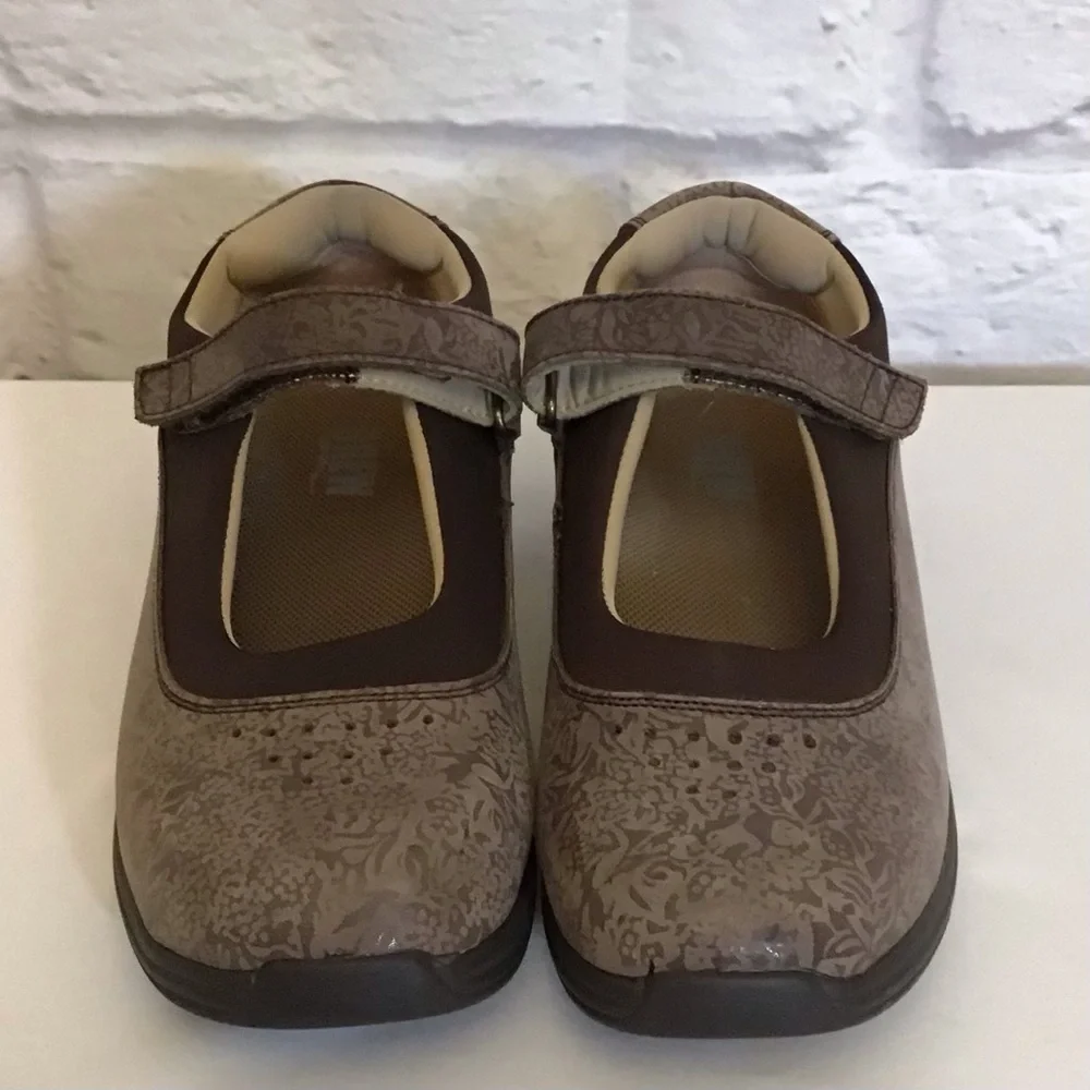 Drew 8.5 Rose Brown Mary Jane Women’s Leather Comfort Shoes Floral Brown